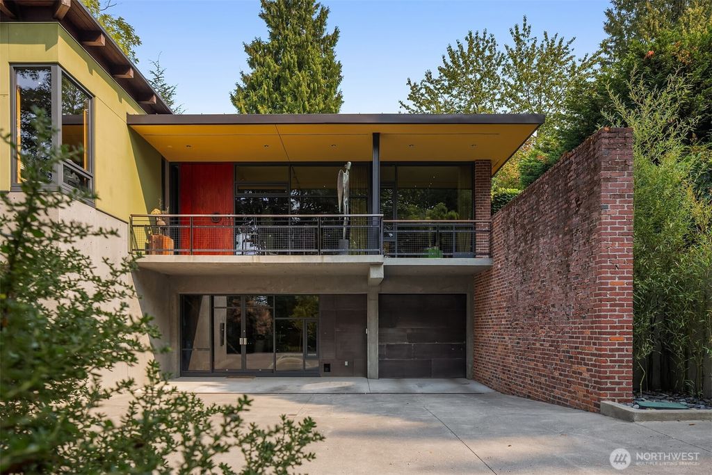 Photo of 210 34th Avenue E, Seattle, WA 98112 (MLS # 2440244)