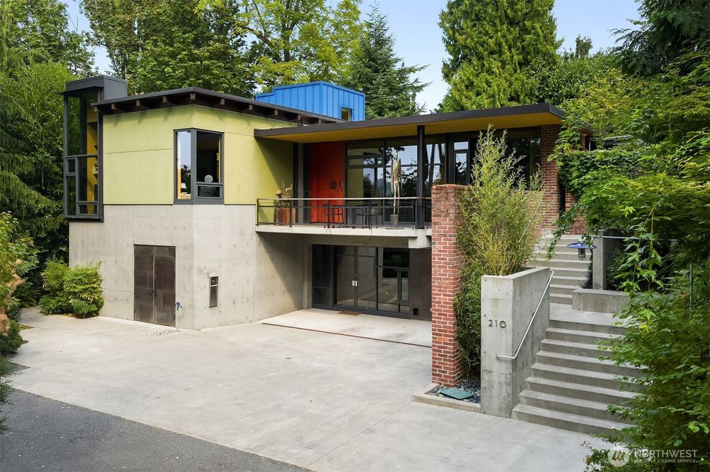 Photo of 210 34th Avenue E, Seattle, WA 98112 (MLS # 2440244)