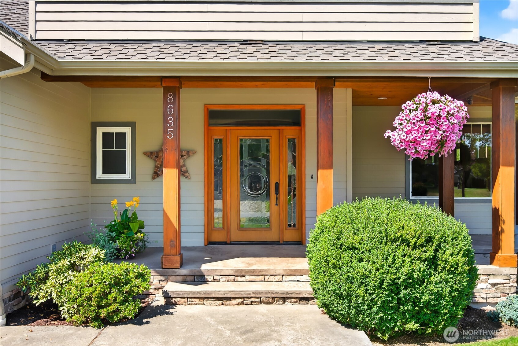8635 Cambridge Loop