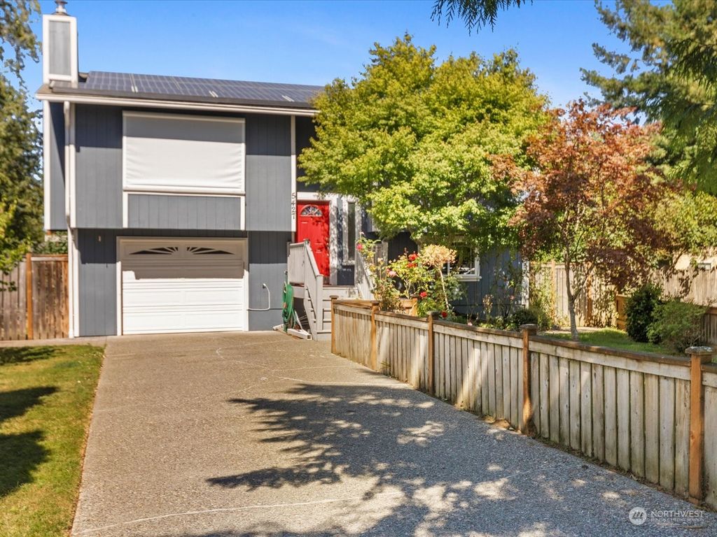 Photo of 5427 107th Street NE, Marysville, WA 98270 (MLS # 2264552)