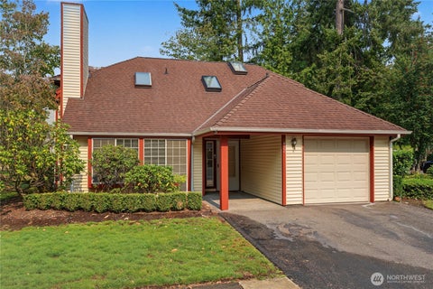 Photo of 422 S 329th Lane, Federal Way, WA 98003 (MLS # 2579786)
