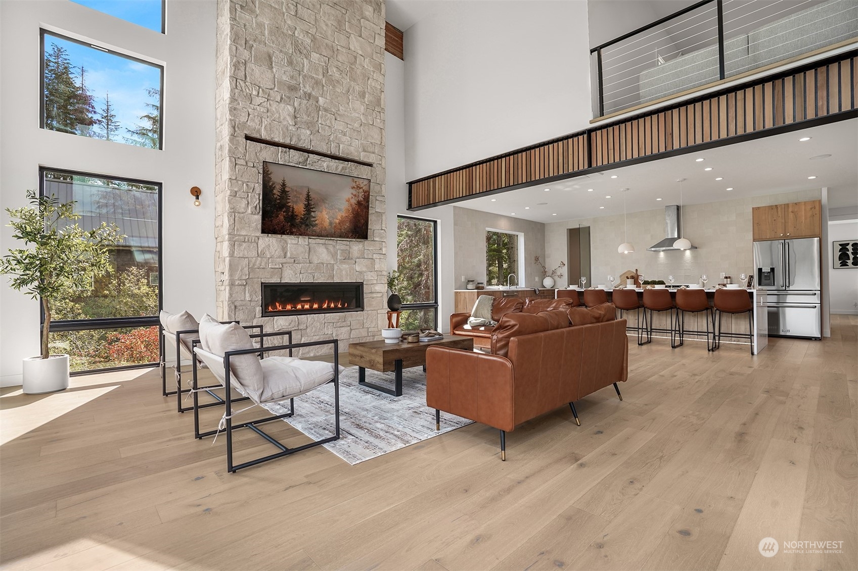 811 E Hyak Dr