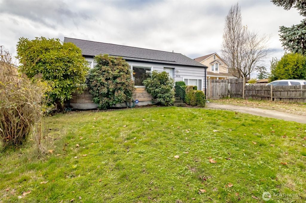 Photo of 4435 S 144th St St, Tukwila, WA 98168 (MLS # 2459353)