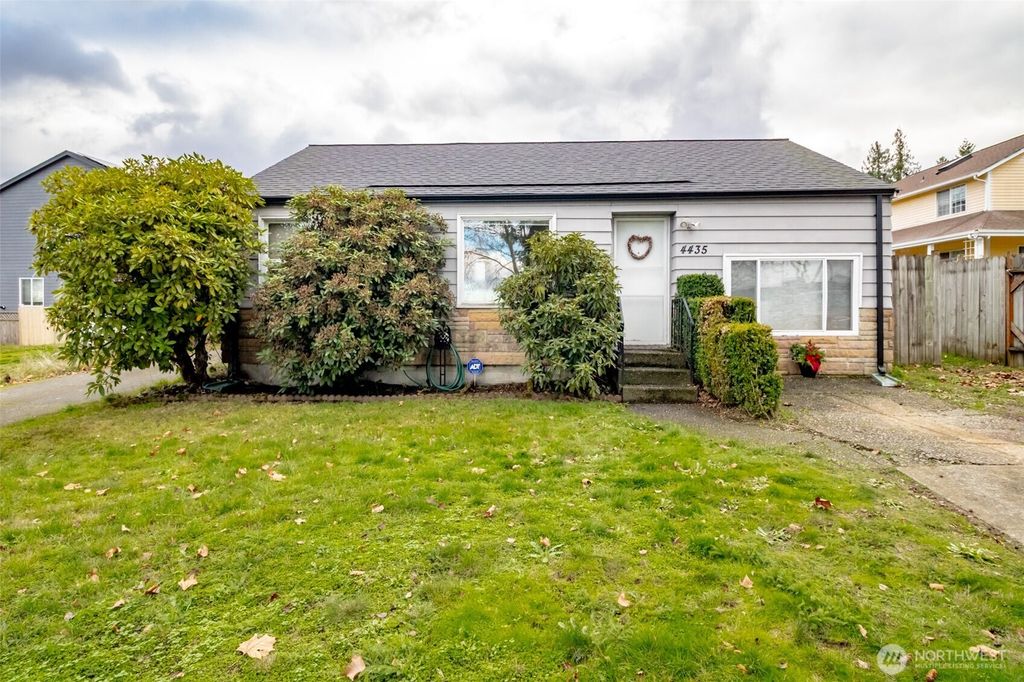 Photo of 4435 S 144th St St, Tukwila, WA 98168 (MLS # 2459353)