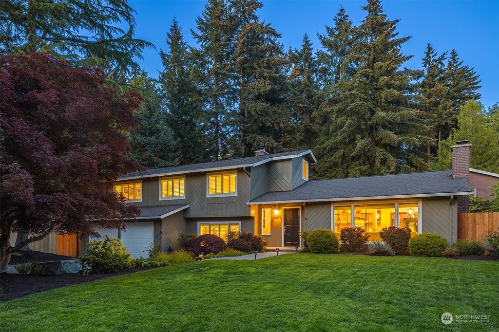 Photo of 6040 86th Avenue SE, Mercer Island, WA 98040 (MLS # 2060893)