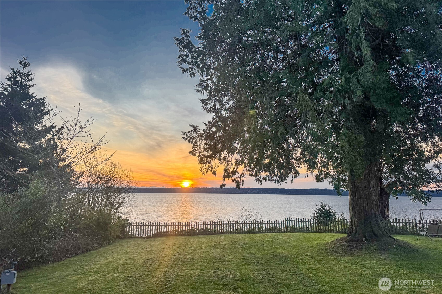23932 Jefferson Point Road NE