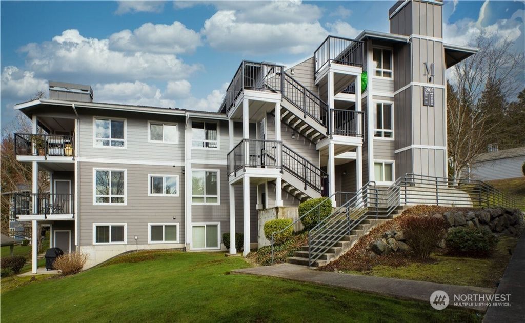 Photo of 3905 243rd Place SE #M103, Bothell, WA 98021 (MLS # 2328692)