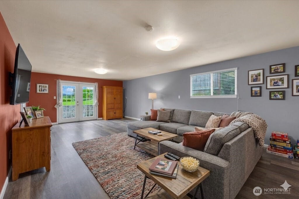 Snohomish, Washington, 98290, United States, 4 Bedrooms Bedrooms, ,4 BathroomsBathrooms,Residential,Active,2051945