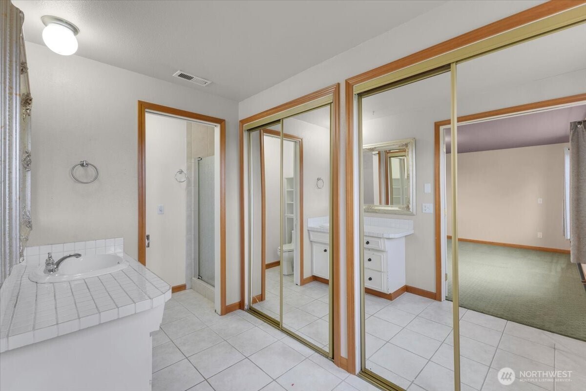 Snohomish, Washington, 98290, United States, 4 Bedrooms Bedrooms, ,4 BathroomsBathrooms,Residential,Active,2051945