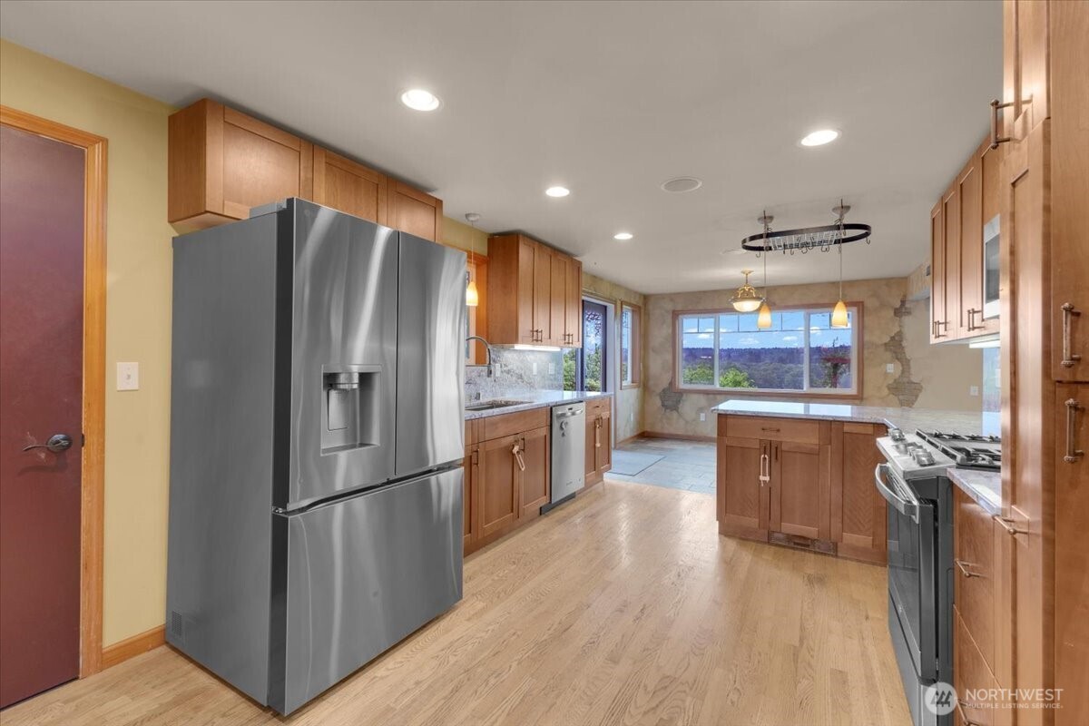 Snohomish, Washington, 98290, United States, 4 Bedrooms Bedrooms, ,4 BathroomsBathrooms,Residential,Active,2051945