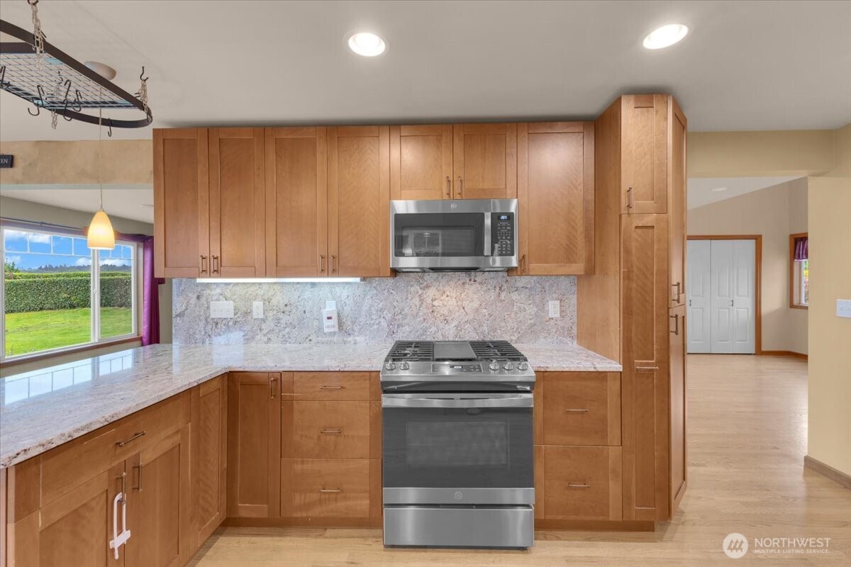 Snohomish, Washington, 98290, United States, 4 Bedrooms Bedrooms, ,4 BathroomsBathrooms,Residential,Active,2051945