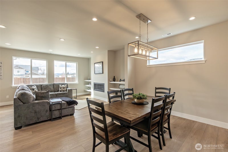 400 E Heatherstone Court