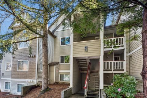 Photo of 18501 SE Newport Way Way #H236, Issaquah, WA 98029 (MLS # 2509389)