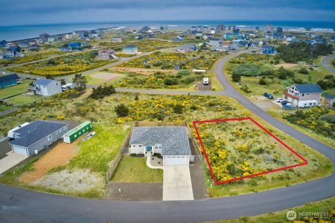1401 Diamond Head Avenue SW Ocean Shores WA 98569