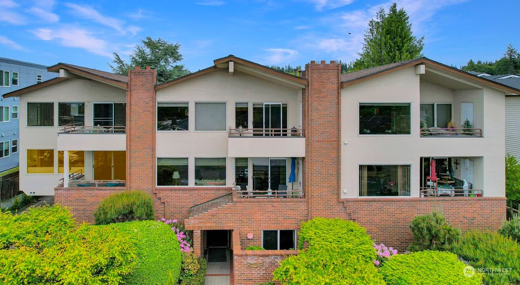 Photo of 325 3rd Avenue S #203, Edmonds, WA 98020 (MLS # 2240040)