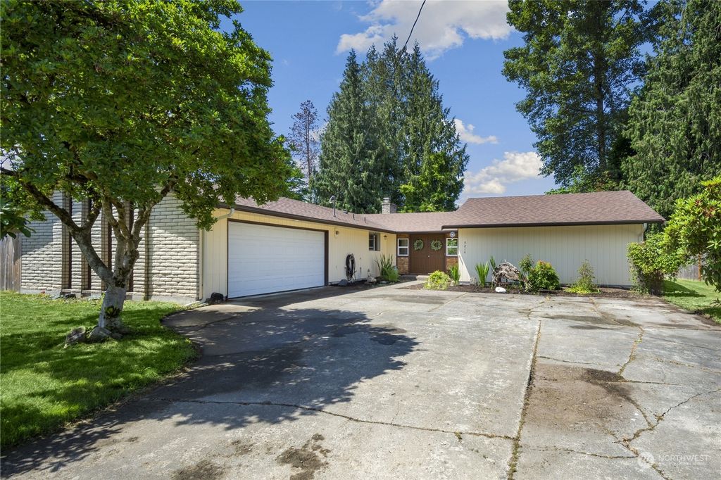 Photo of 9216 59th Drive NE, Marysville, WA 98270 (MLS # 2126618)