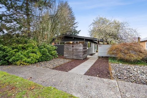 Photo of 314 Foote Street NW, Olympia, WA 98502 (MLS # 2501440)