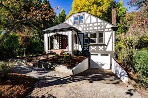 Photo of 702 11th Avenue SE, Olympia, WA 98501 (MLS # 2593997)