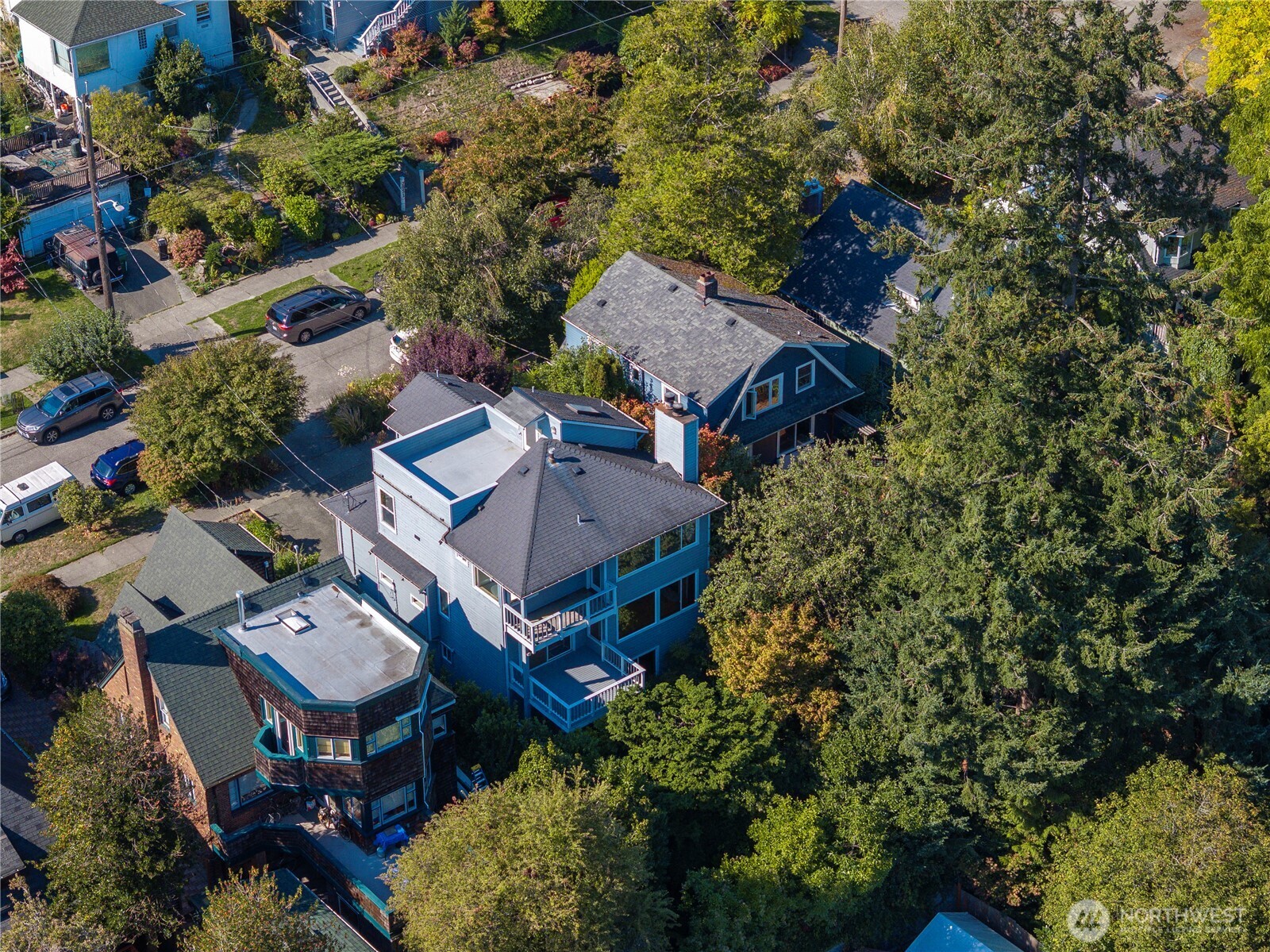 7044 18th Avenue NE