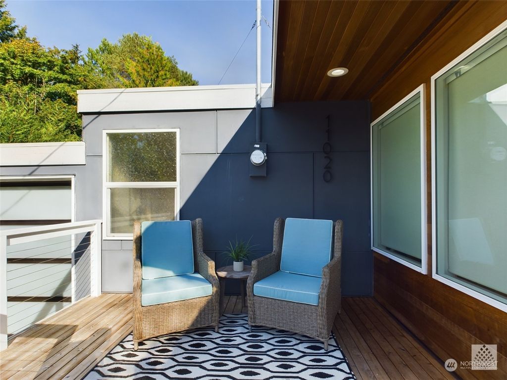 Photo of 11020 126th Avenue NE, Kirkland, WA 98033 (MLS # 2287226)