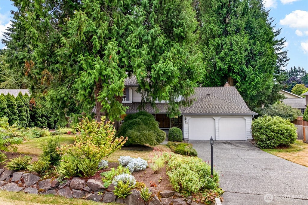 Photo of 17405 NE 136th Street, Redmond, WA 98052 (MLS # 2578668)