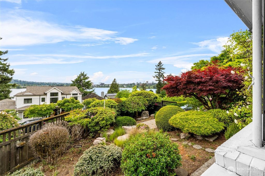 Photo of 3144 W Laurelhurst Drive NE, Seattle, WA 98105 (MLS # 2378985)
