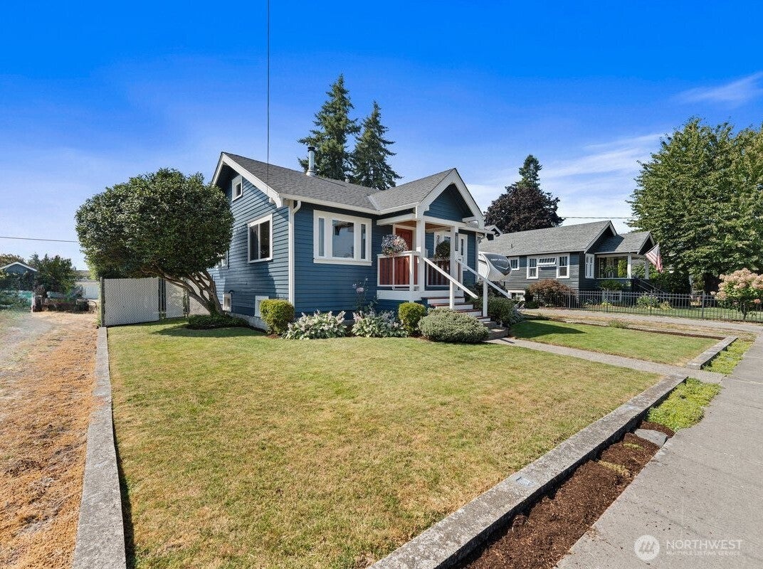 1138 Pioneer Street