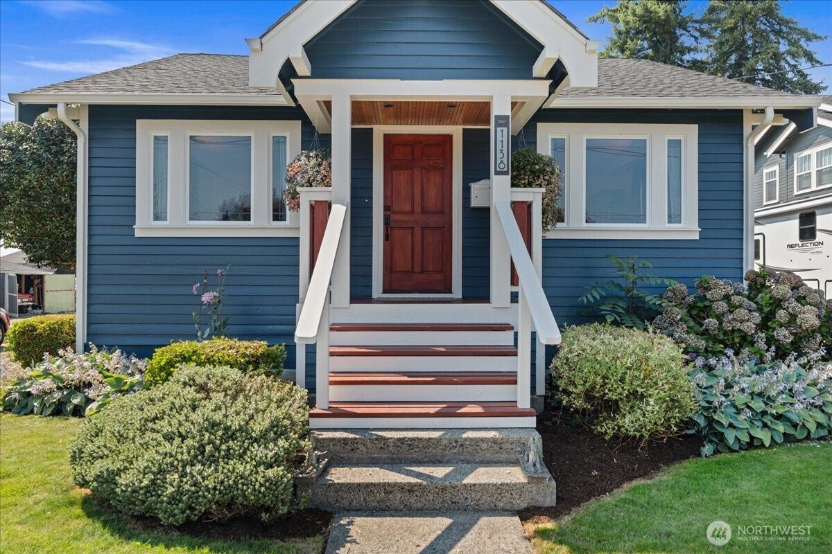 1138 Pioneer Street