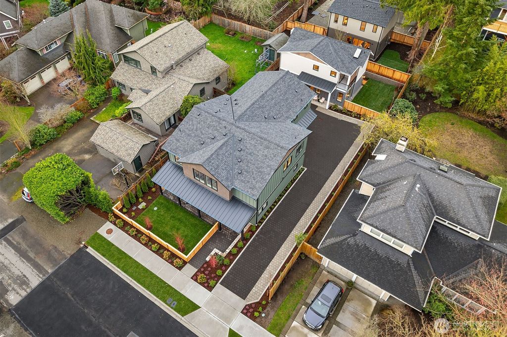 Photo of 11418 NE 90th Street, Kirkland, WA 98033 (MLS # 2493812)