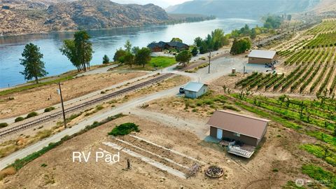 Photo of 27375 US Hwy 97, Chelan, WA 98816 (MLS # 2499801)