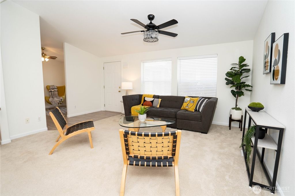 Photo of 24064 223rd Place SE, Maple Valley, WA 98038 (MLS # 2362404)