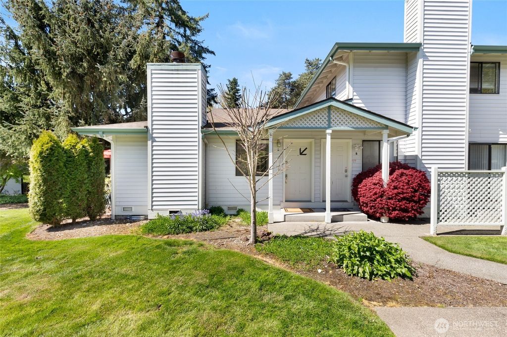 Photo of 1612 201st Place SE #8A, Bothell, WA 98012 (MLS # 2363142)