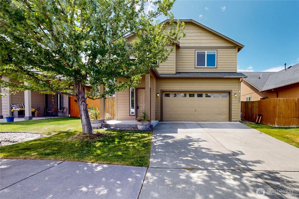 Photo of 1143 SW Carver Street, College Place, WA 99324 (MLS # 2533404)
