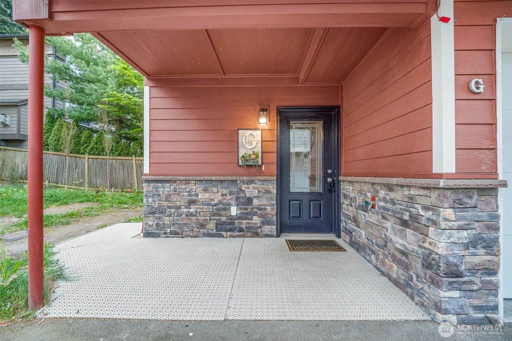 Photo of 7109 Rainier Drive #G, Everett, WA 98203 (MLS # 2520289)