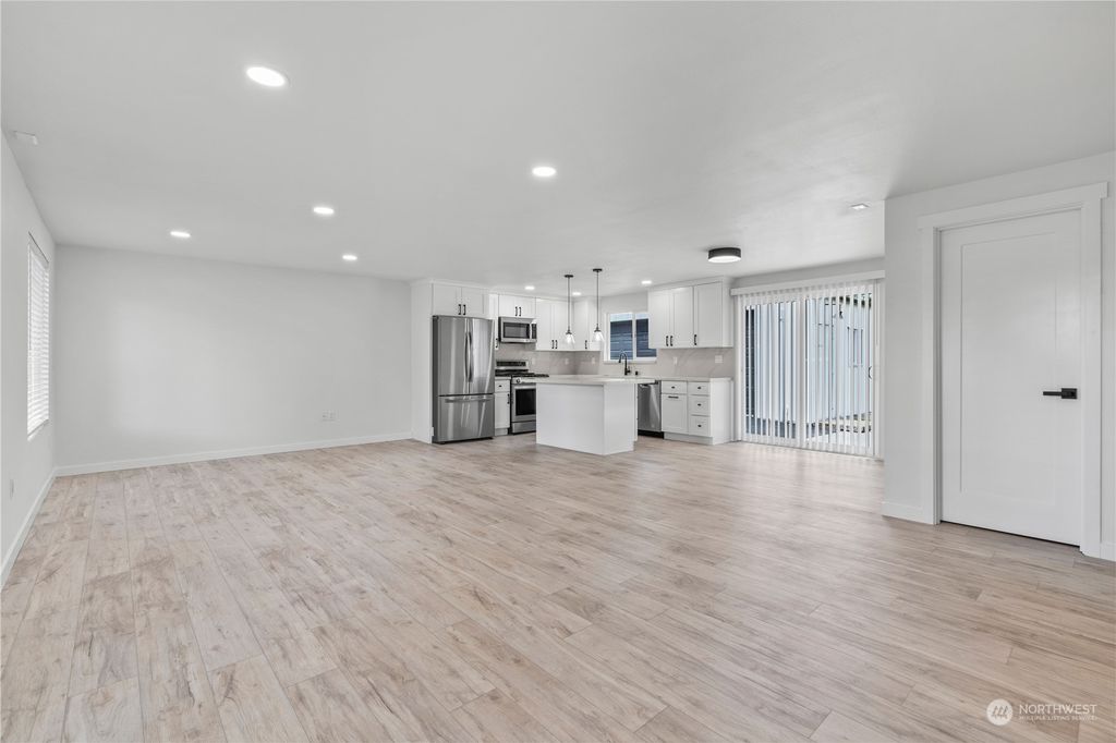 Photo of 11820 SE 275th Street, Kent, WA 98030 (MLS # 2245887)