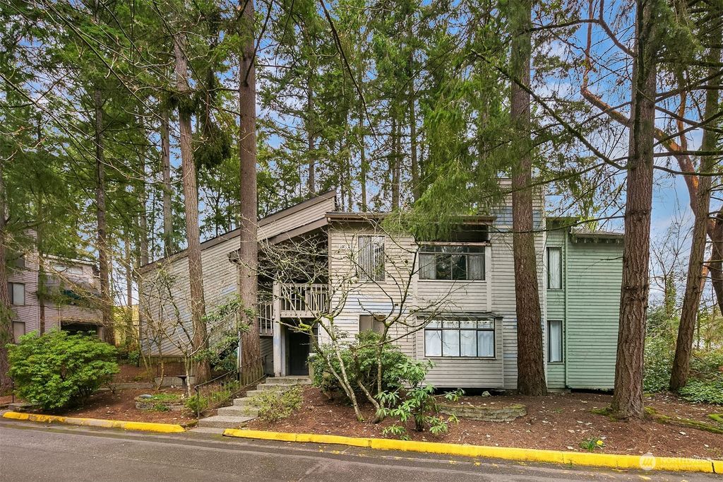 Photo of 156 S 329th Place #6A, Federal Way, WA 98003 (MLS # 2050094)