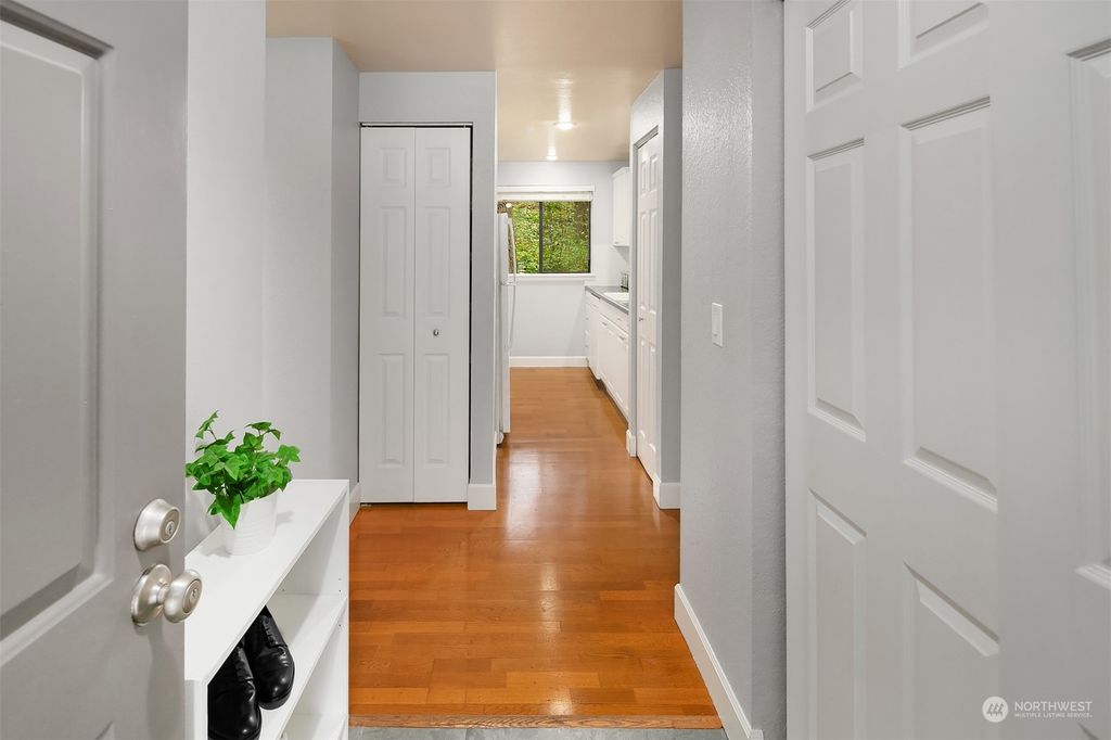 Photo of 156 S 329th Place #6A, Federal Way, WA 98003 (MLS # 2050094)