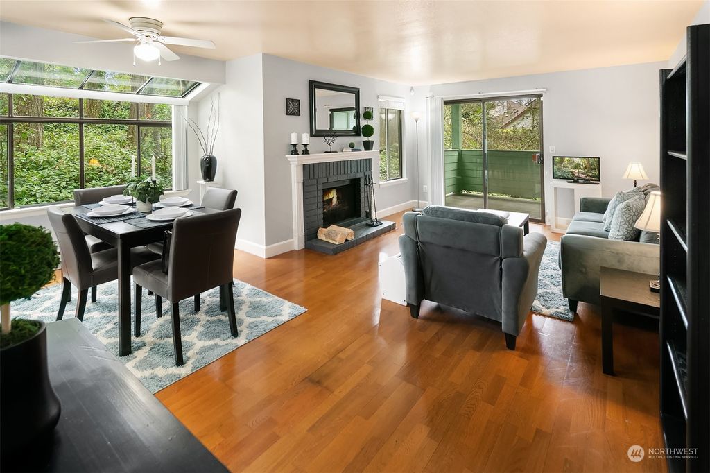 Photo of 156 S 329th Place #6A, Federal Way, WA 98003 (MLS # 2050094)