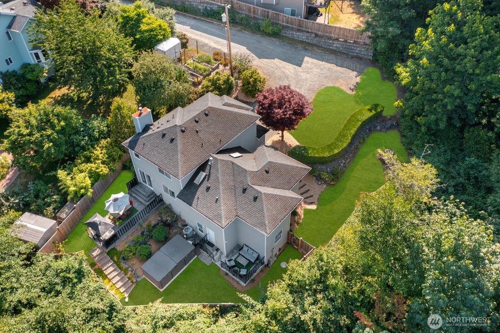 Photo of 327 140th Street SW, Everett, WA 98208 (MLS # 2511581)