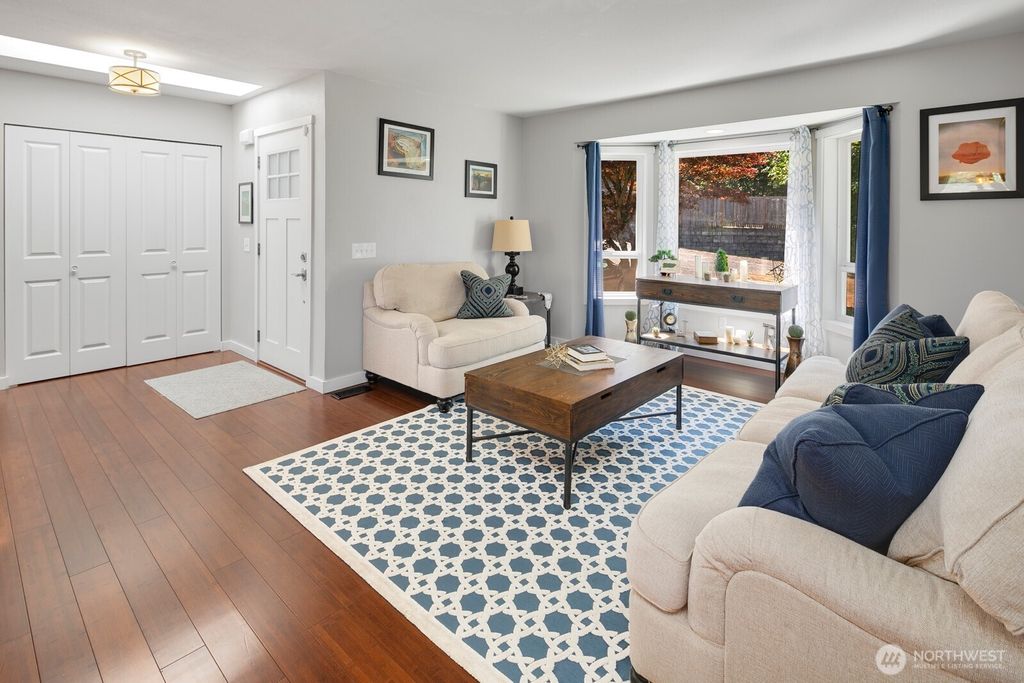 Photo of 327 140th Street SW, Everett, WA 98208 (MLS # 2511581)