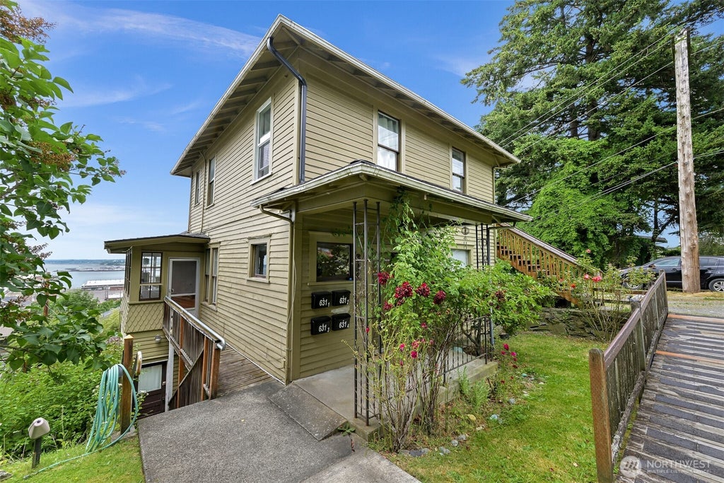 Photo of 631 N forest Street, Bellingham, WA 98225 (MLS # 2555189)