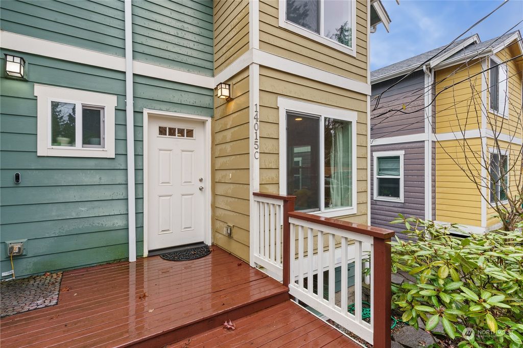 Photo of 14015 35th Avenue NE #C, Seattle, WA 98125 (MLS # 2202883)