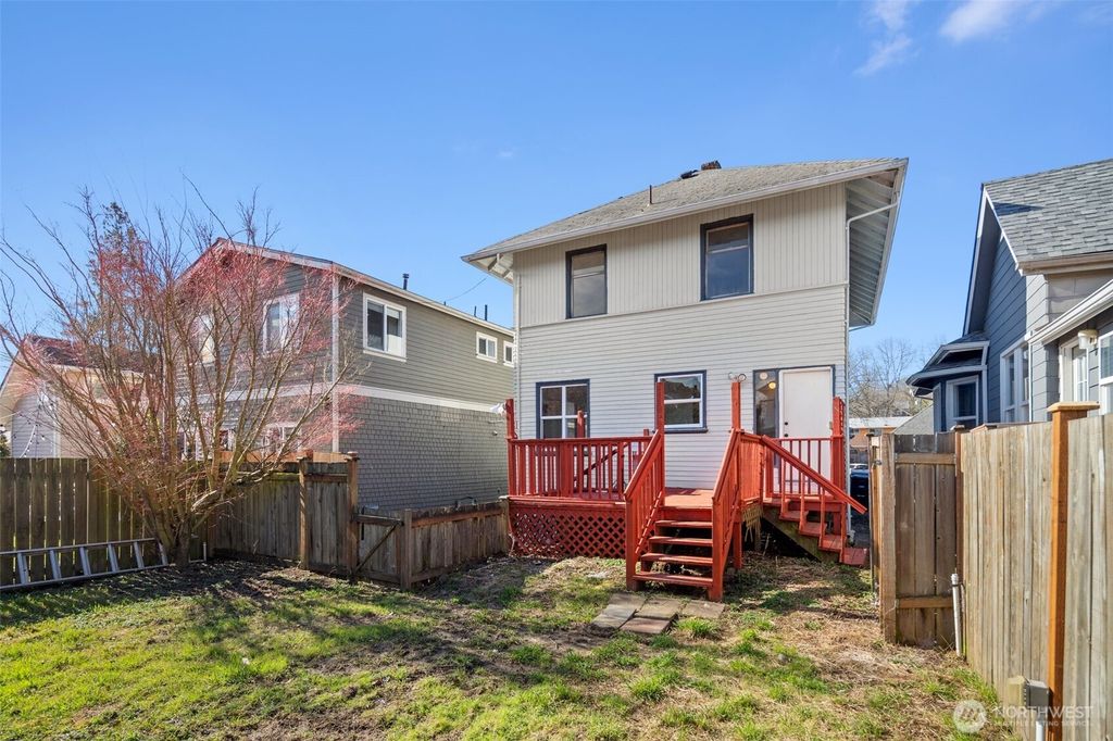 Photo of 914 23rd Avenue, Seattle, WA 98122 (MLS # 2359010)