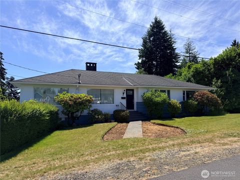 Photo of 1007 Riverview Drive, Aberdeen, WA 98520 (MLS # 2480826)
