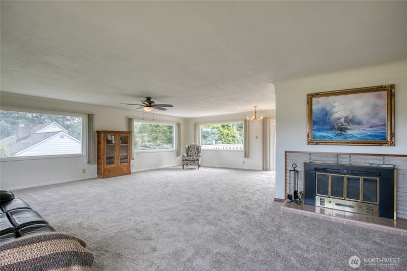 1007 Riverview Drive