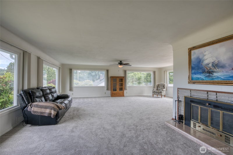 1007 Riverview Drive