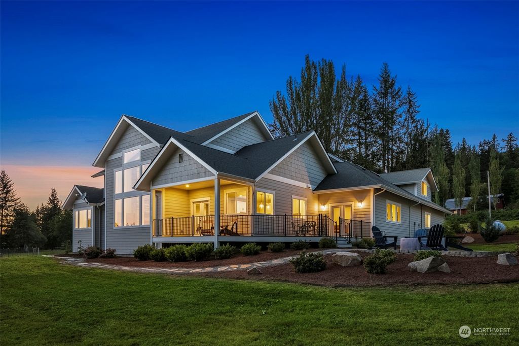 Photo of 38423 SE 45th Place, Snoqualmie, WA 98065 (MLS # 2150763)