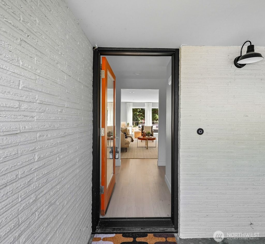 Photo of 9514 44th Avenue NE, Seattle, WA 98115 (MLS # 2435362)