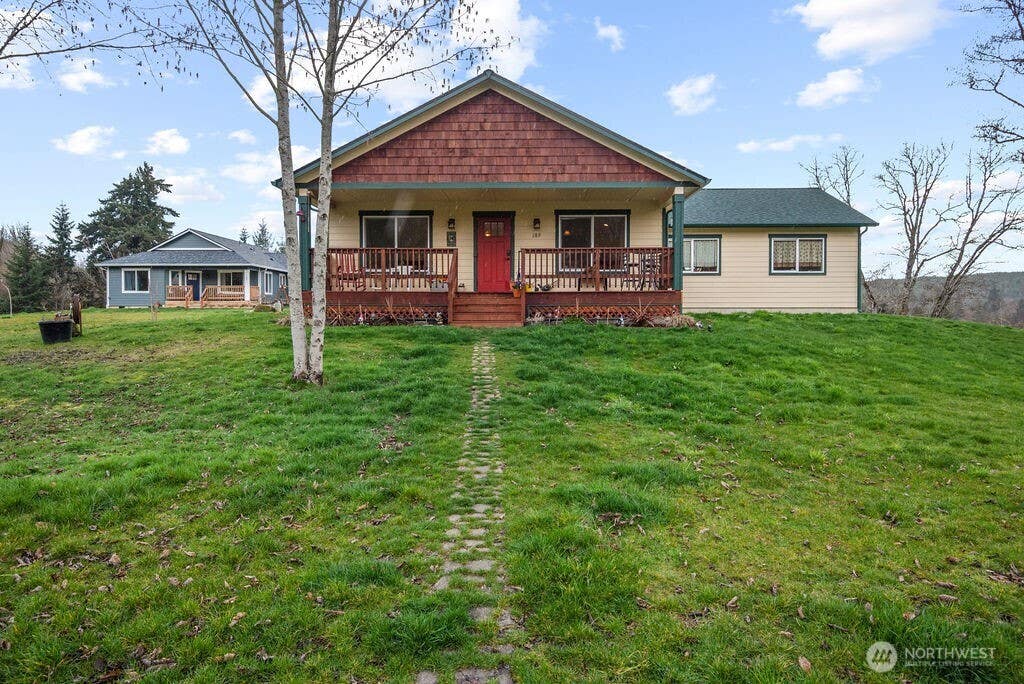 Photo of 189 Trout Lakes RD, Castle Rock, WA 98611 (MLS # 2543638)