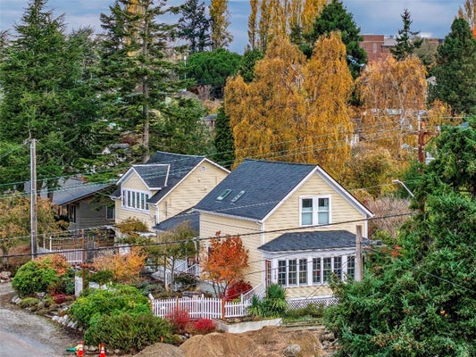 1740 LAWRENCE ST, PORT TOWNSEND, WA 98368 - Image 4484fdddfeac3e7b2aa2b4c00482d71d/598231221